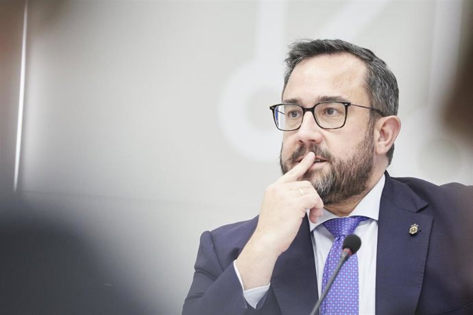 Archivo - El portavoz del Gobierno de Navarra, Javier Remírez.