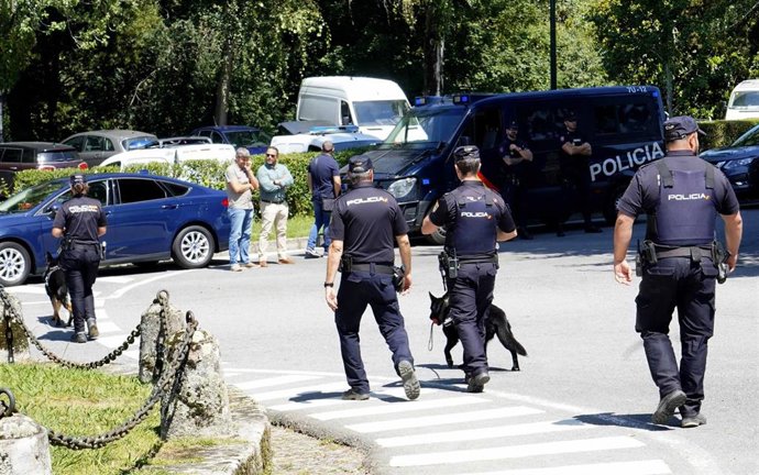 Agentes de Policía Nacional