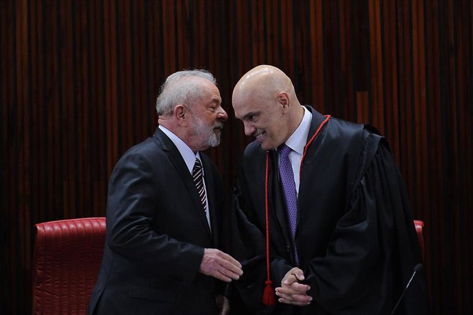 Archivo - El presidente brasileño, Luiz Inácio Lula da Silva, y el juez del Tribunal Supremo Alexandre de Moraes.