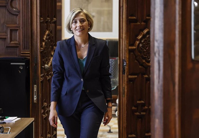 La nueva consellera de Justicia e Interior, Elisa Núñez, llega al Palau