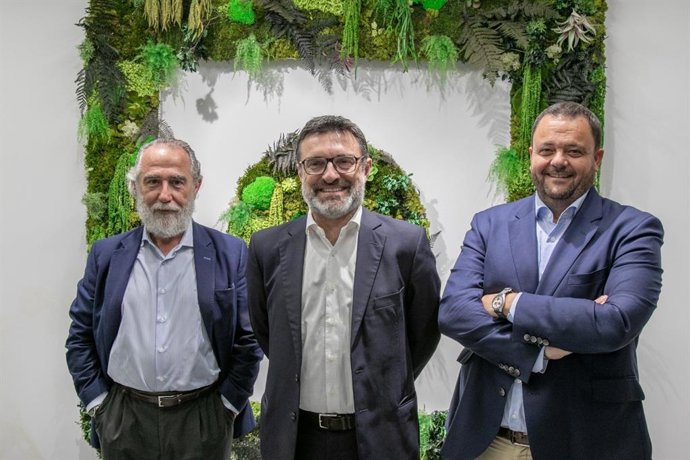 El director de Patrimonio de GuinotPrunera, Francisco Soler Freixas; el presidente, Marcel Prunera Colomer, y el consejero delegado, Jordi Toms Miras.