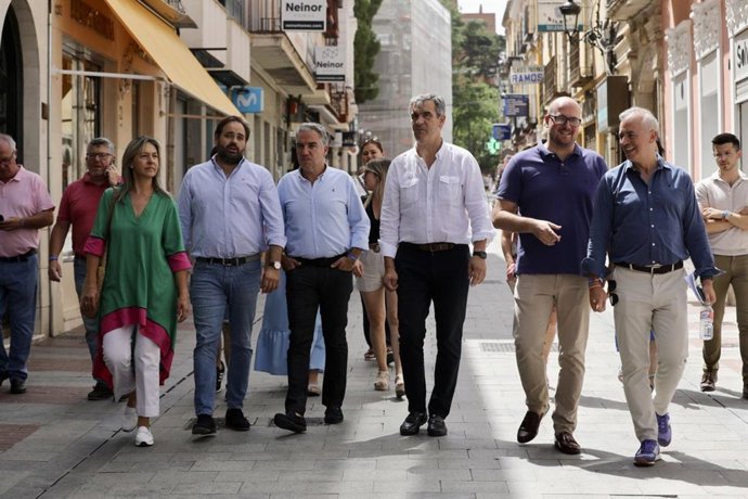 El coordinador nacional del PP, Elías Bendodo, en Guadalajara.