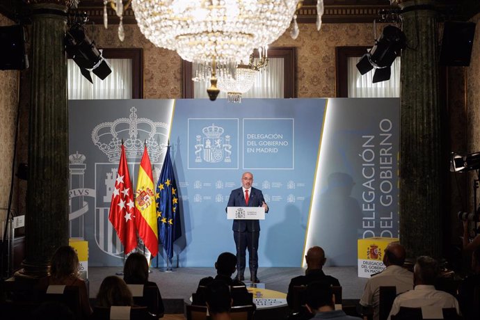 El delegado de Gobierno en la Comunidad de Madrid, Francisco Martín, durante una rueda de prensa tras presidir la Junta de Seguridad de coordinación del dispositivo especial con motivo de las elecciones generales, en la Delegación del Gobierno en Madrid