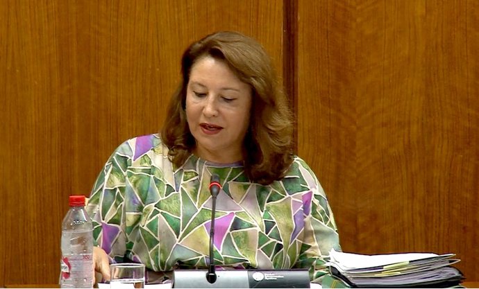 Carmen Crespo durante la Comisión de Agricultura