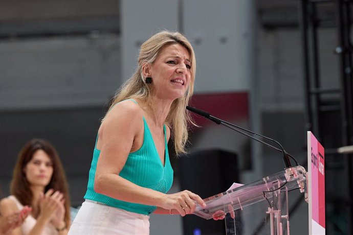La líder de Sumar y vicepresidenta segunda y ministra de Trabajo y Economía Social, Yolanda Díaz, interviene en un acto de campaña de Sumar, en La Nava Boetticher , a 16 de julio de 2023, en Villaverde, Madrid (España).