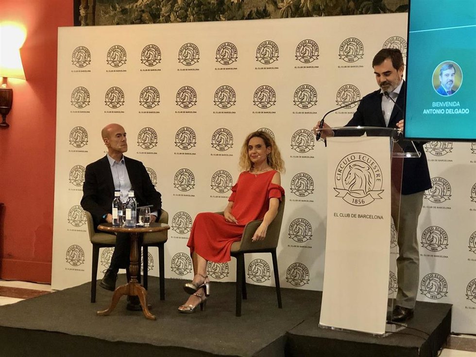 La candidata del PSC y presidenta del Congreso, Meritxell Batet, en el Círculo Ecuestre.