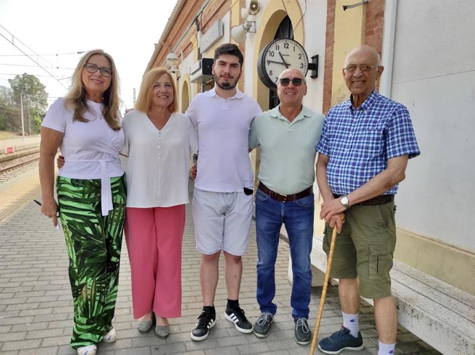 Luna (izda.), junto a Caro, en la Estación de Palma del Río.