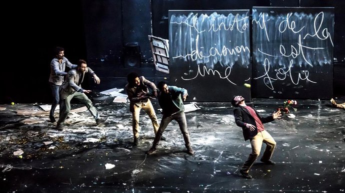 Un espectáculo de acrobacia  de Galactik Ensemble nuevo en España inaugura el Festival FRESCA! en Alicante