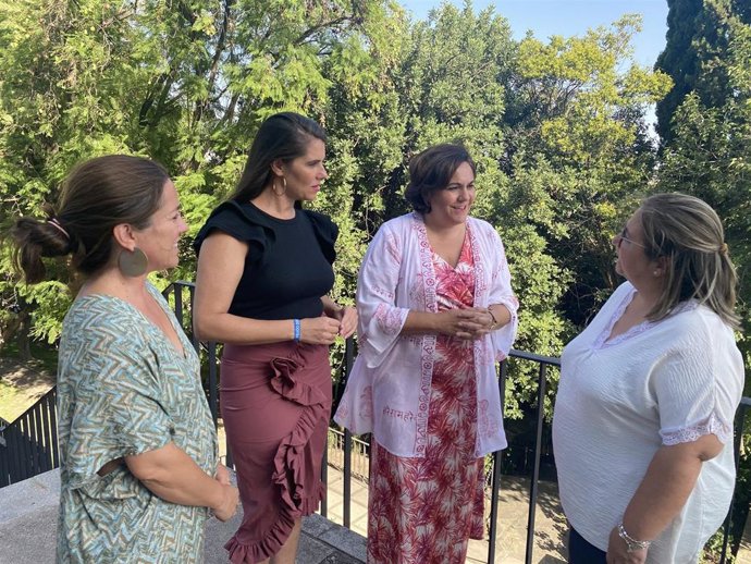 Un momento de la reunión del PP con las asociaciones de familias numerosas.