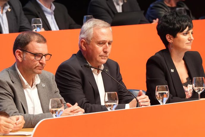 El presidente de la Corporación Mondragón, íñigo Ucín (c), durante el Congreso de Mondragón 2023, en el Kursaal, a 19 de julio de 2023, en San Sebastián 