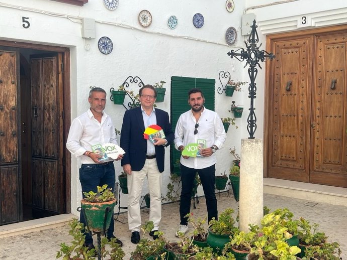 Ramírez del Río (centro) y Castellano (dcha.), en Priego de Córdoba.