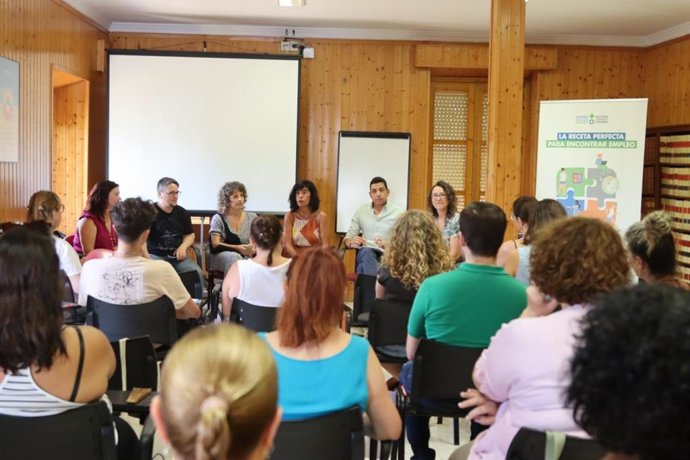 Un total de 25 personas mejorarán sus competencias profesionales y personales en esta edición con herramientas específicas, contenidos transversales, técnicas grupales y trabajos individualizados.