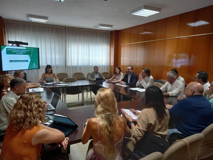 Reunión de la Comisión de Ordenación del Territorio y Urbanismo de la Junta de Andalucía en Córdoba.