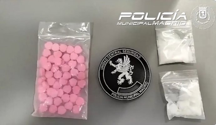 Detenido un pasajero de VTC por llevar varios tipos de drogas en sus pantalones