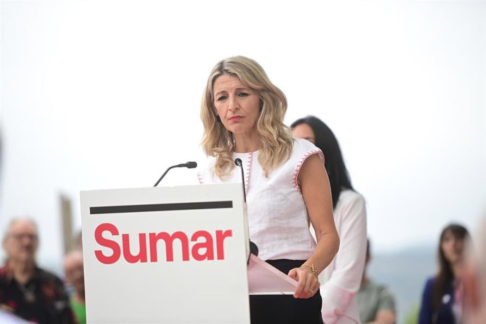 La líder de Sumar, Yolanda Díaz, interviene durante un acto público de Sumar, a 17 de julio de 2023, en Pamplona, Navarra (España).