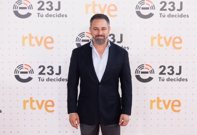 El candidato a la Presidencia por Vox, Santiago Abascal, a su llegada al debate electoral organizado por RTVE bajo el título ‘23J el debate final’, en el Estudio 6 de Prado del Rey, a 19 de julio de 2023, en Madrid (España). 
