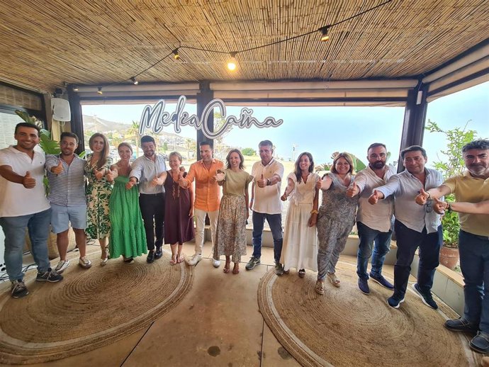 Ka presidenta del PP de Málaga, Patricia Navarro, en una acto público con el alcalde, Óscar Medina.