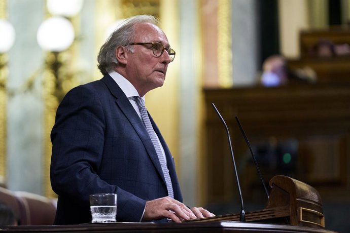 Archivo - Arxivo - El diputat de Vox, Juan José Aizcorbe, intervé en una sessió plenria al Congrés dels Diputats, a 23 de novembre de 2021, a Madrid, (Espanya)