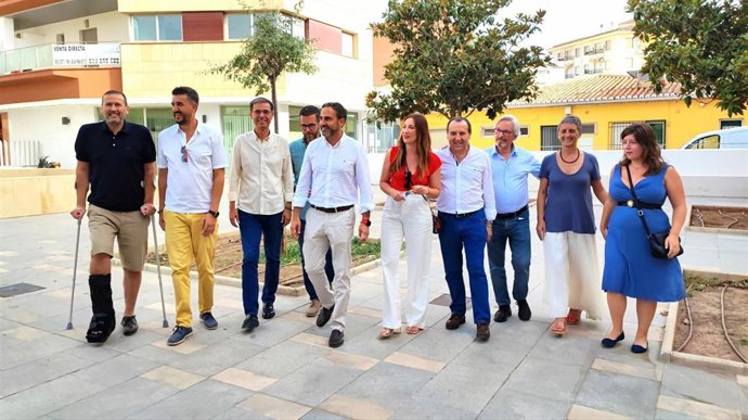 La candidata número uno del PSOE al Congreso, Mari Nieves Ramírez; el secretario general del PSOE de Málaga, Daniel Pérez, el parlamentario andaluz, José Luis Ruiz Espejo, y la presidenta del PSOE local, Pepa Arranz, en un acto público comarcal