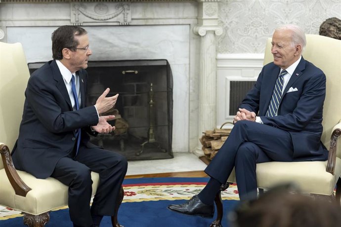 El presidente de Israel, Isaac Herzog, con su homólogo estadounidense, Joe Biden