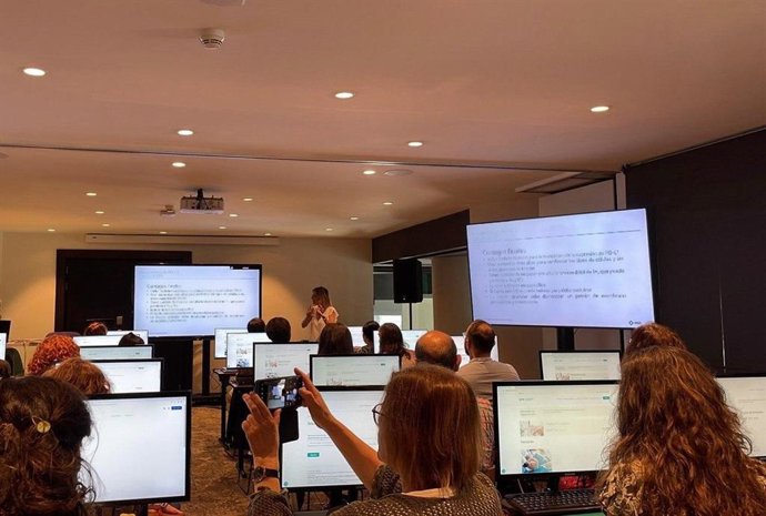 El  Clínico de Málaga participa en una formación nacional para la determinación de una proteína clave para los tratamientos con inmunoterapia