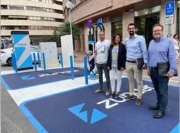 Artolazabal ha visitado los puntos de recarga eléctrica, junto con la empresa adjudicataria