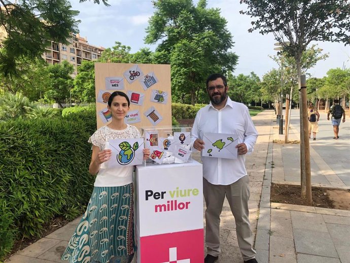 El candidato de Sumar MÉS al Congreso, Vicen Vidal, y su número dos, Elisabeth Ripoll, este jueves.