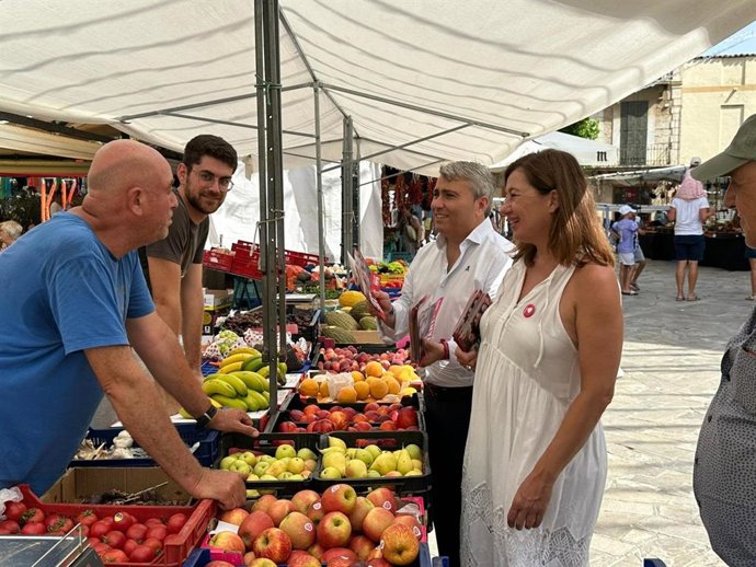 La candidata del PSIB al Congreso, Francina Armengol, en Inca.