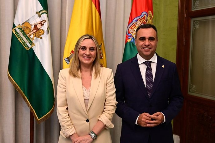 La alcaldesa de Granada, Marifrán Carazo, y al presidente de la Diputación Provincial de Granada, Francisco Rodríguez.