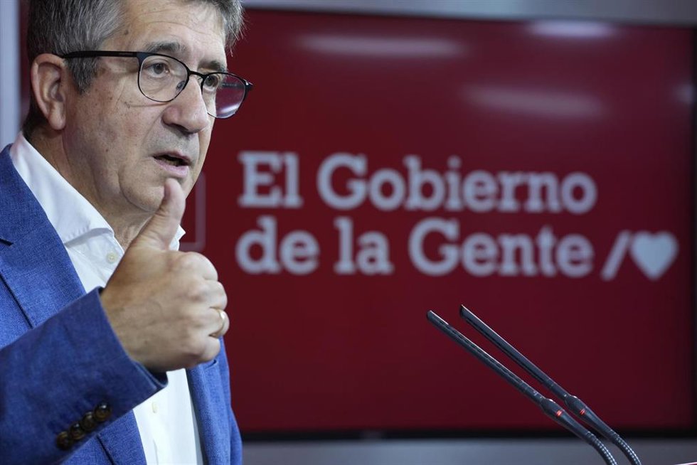 Archivo - Rueda de prensa de Patxi López en la sede del PSE-EE en Bilbao (archivo)