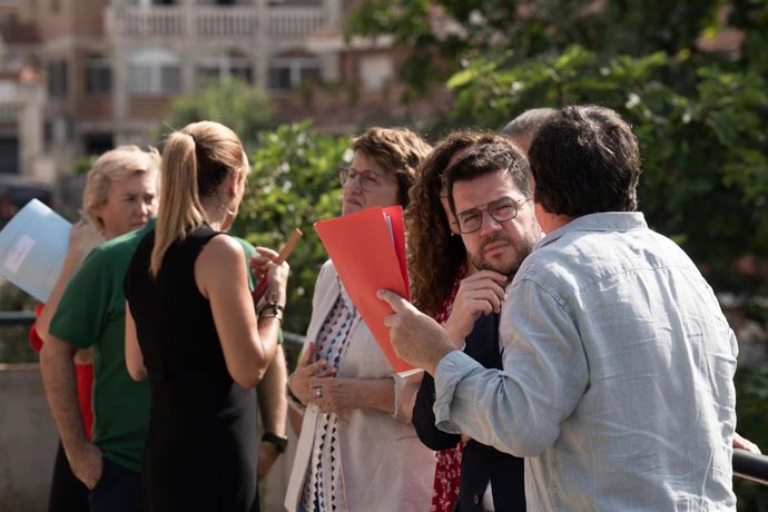 El presidente Pere Aragons en su visita a la Escola Ramon Llull de Rubí (Barcelona)