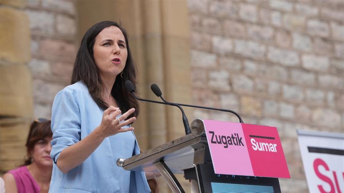 La secretaria general de Podemos y ministra de Derechos Sociales, Ione Belarra, en un acto electoral de Sumar en San Sebastián