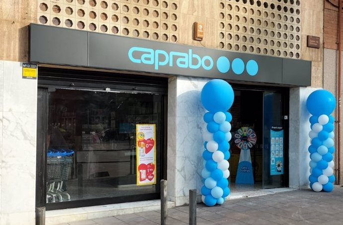 Nuevo supermercado de Caprabo en Badalona (Barcelona).