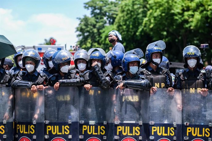 Archivo - Agentes de la Policía Nacional de Filipinas.