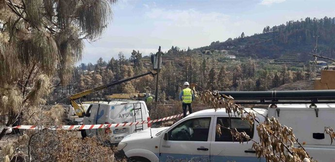 Endesa pone en marcha un plan de reconstrucción de la infraestructura eléctrica afectada por el incendio de La Palma