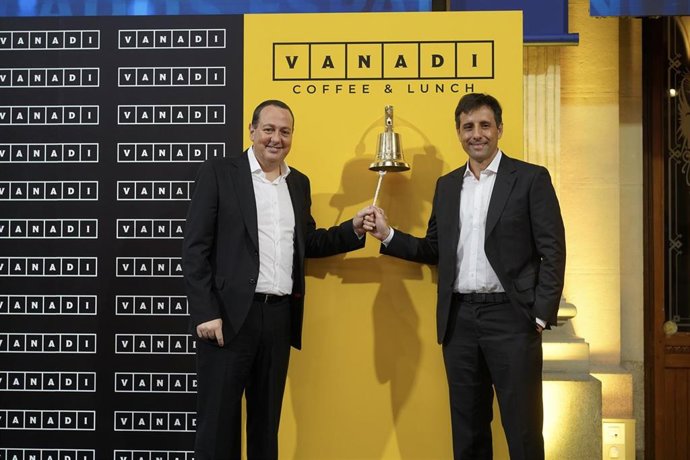 Los fundadores de Vanadi Coffee, Salvador Martí y  Vicente Terol, en el Palacio de la Bolsa de Madrid, a 20 de julio de 2023.