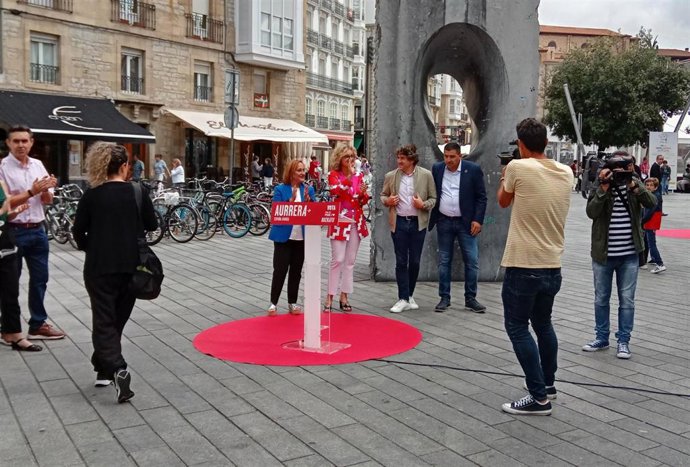 Andueza, Sánchez y Liberal, en un acto del PSE celebrado este jueves en Vitoria-Gasteiz