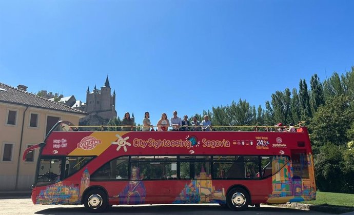 El bus turístico que recorrerá Segovia.