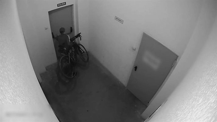 Detenido el presunto autor de 26 robos en trasteros de Aguadulce, en Roquetas de Mar (Almería).