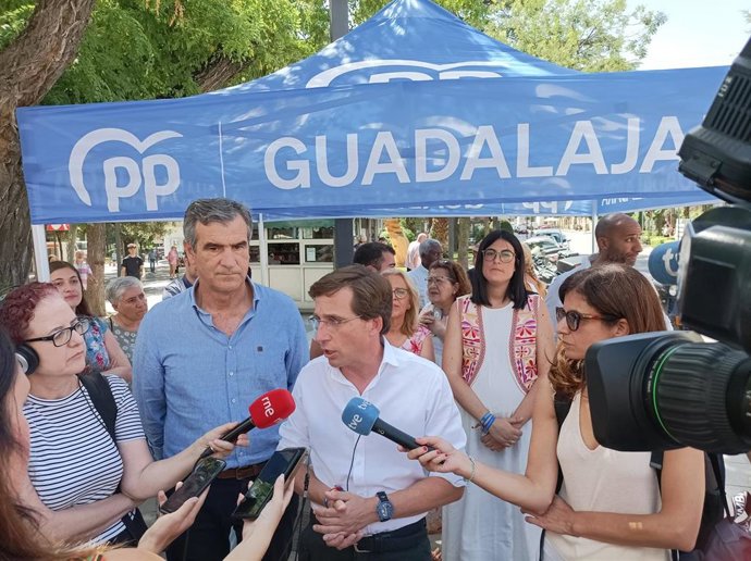 El alcalde de Madrid, José Luis Martínez-Almeida, en Guadalajara.