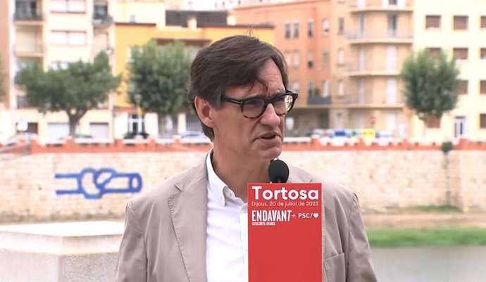 El líder del PSC, Salvador Illa, en Tortosa.
