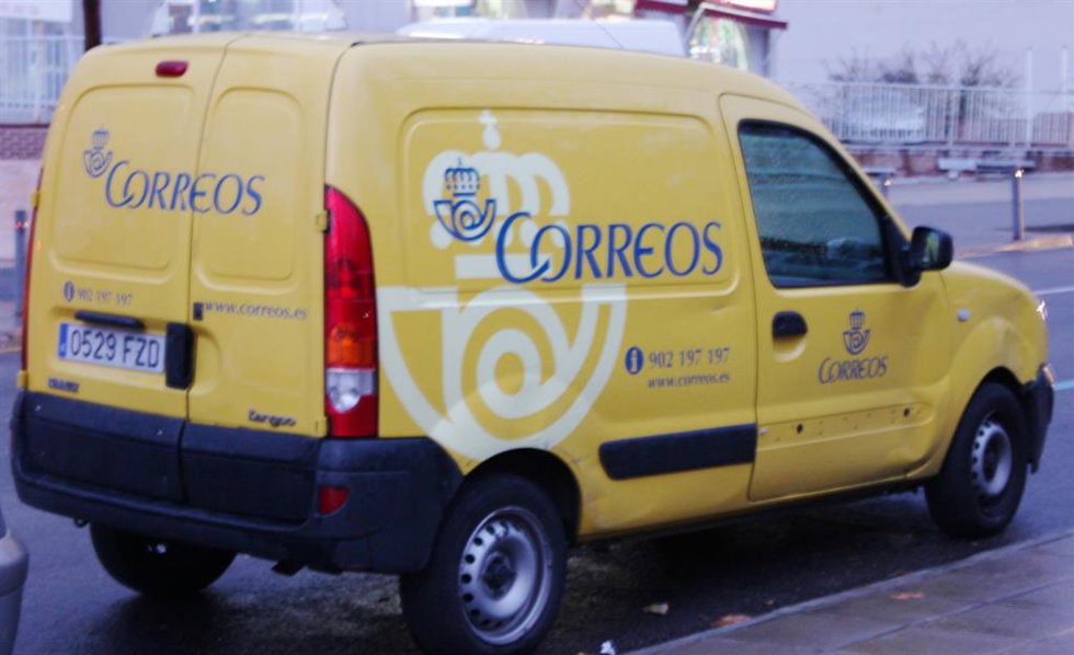 Archivo - COCHE DE CORREOS