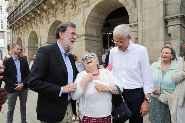 El expresidente del Gobierno Mariano Rajoy (1i) durante un desayuno-encuentro con afiliados y simpatizantes de Lugo, a 20 de julio de 2023, en Lugo, Galicia (España). Este es uno de los actos de campaña del Partido Popular a tres días de las elecciones ge
