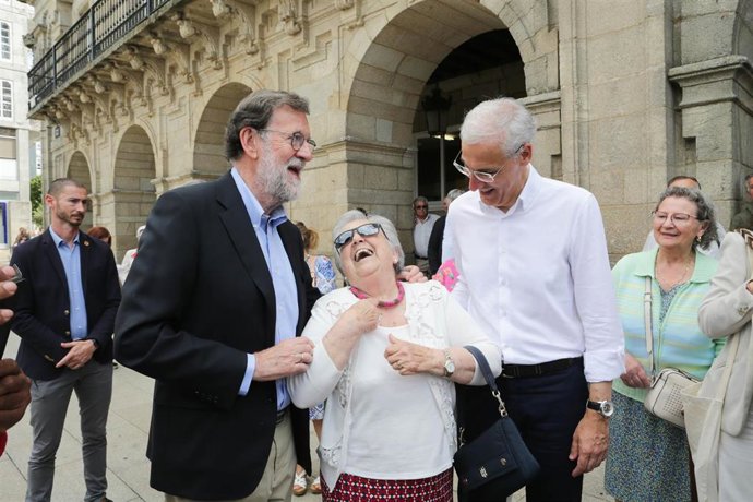 El expresidente del Gobierno Mariano Rajoy (1i) durante un desayuno-encuentro con afiliados y simpatizantes de Lugo, a 20 de julio de 2023, en Lugo, Galicia (España). Este es uno de los actos de campaña del Partido Popular a tres días de las elecciones 