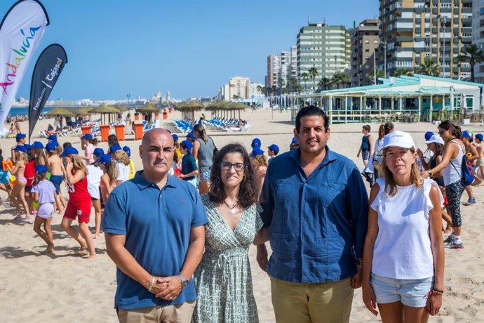 Jorge Vázquez en el concurso de castillas de arena de la Fundación Cajasol en Cádiz.