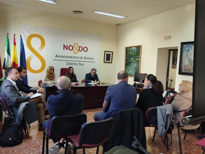 Archivo - Encuentro del Ayuntamiento de Sevilla con Cross Pirotecnia