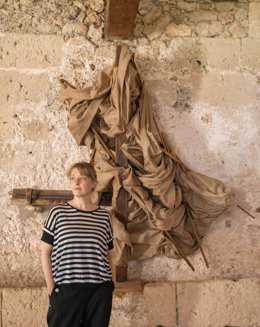 Archivo - La artista y escultora Lucía Vallejo inaugura su exposición 'Our thoughts, our cages' en Lazareto (Menorca), hasta el 30 de septiembre