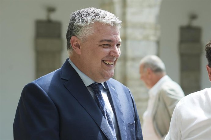 El consejero de Economía, Hacienda y Fondos Europeos  del Gobierno de Cantabria, Luis Ángel Agüeros