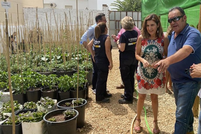 La consejera de Empleo, Rocío Blanco, en su vistia a Sierra de Yeguas