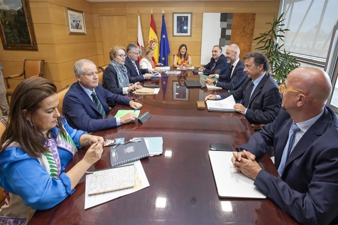 Primera reunión del Consejo de Gobierno presidido por María José Saénz de Buruaga